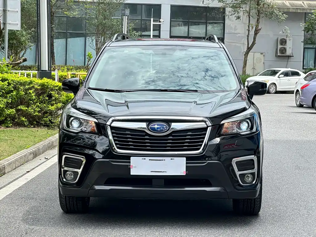 Subaru Forester 2018 — фото 2