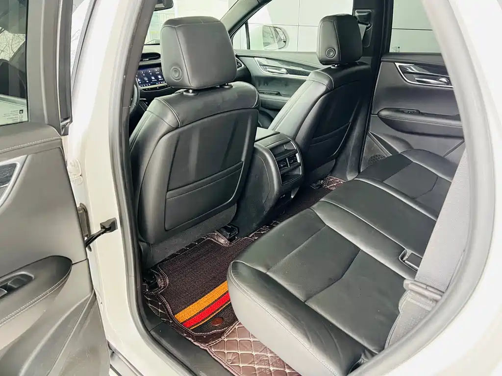 Cadillac XT5 2020 — фото 12