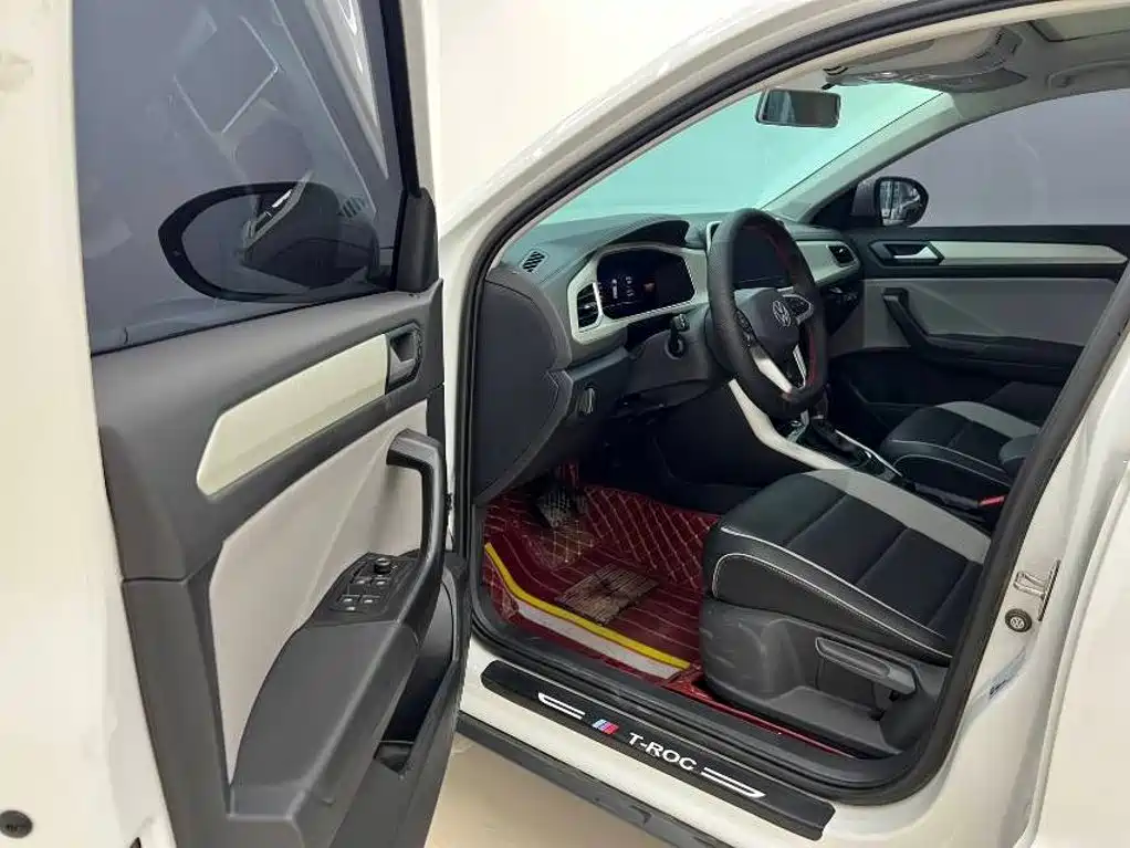 Volkswagen T-Roc 2023 — фото 10