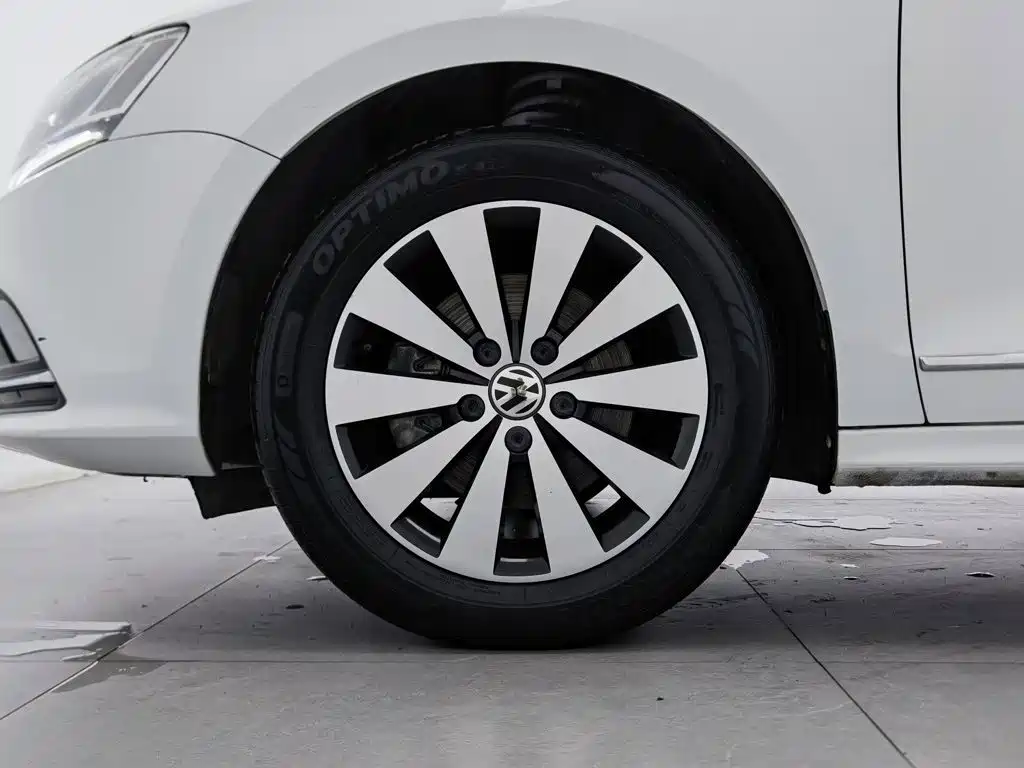 Volkswagen Sagitar 2017 — фото 17