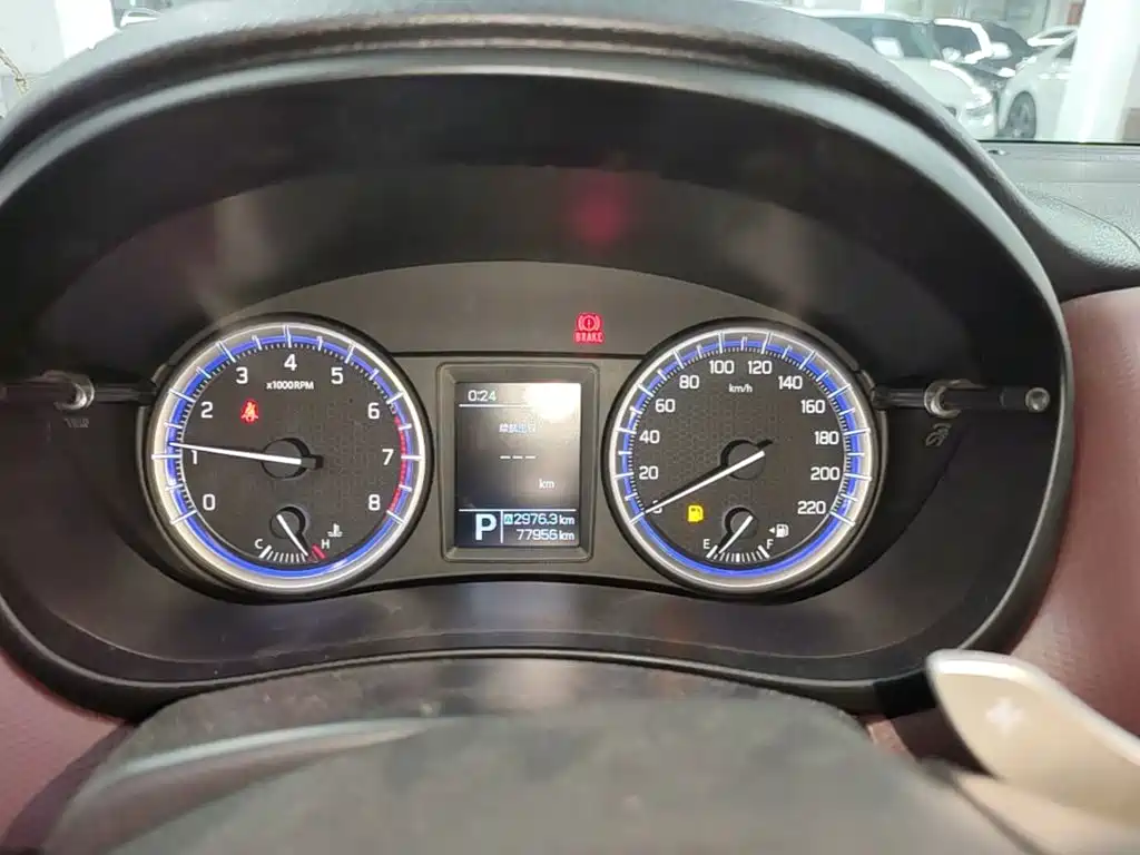 Suzuki Vitara 2018 — фото 12