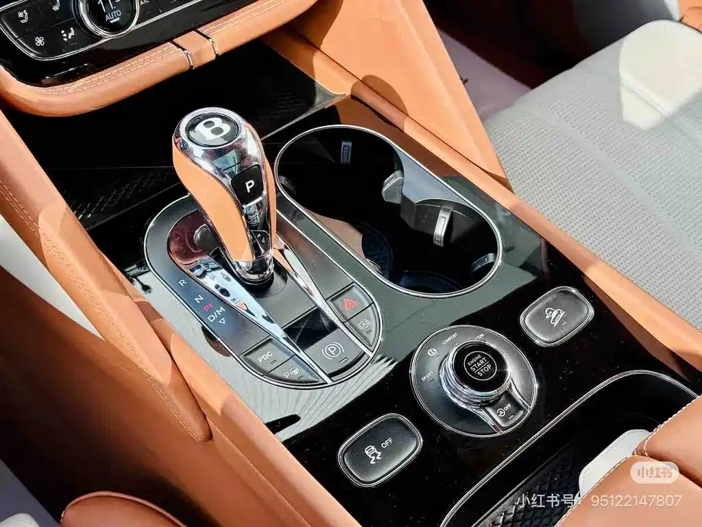 Bentley Bentayga 2023 — фото 12