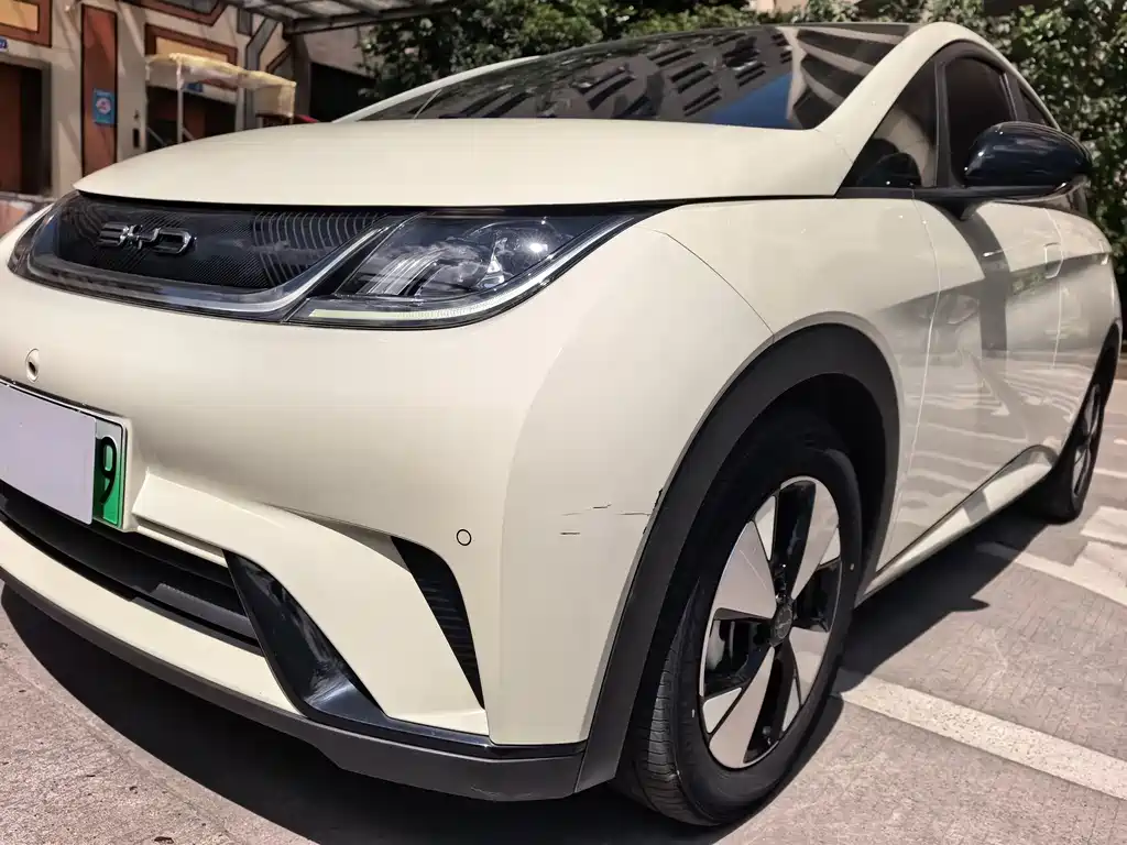 BYD Dolphin 2023