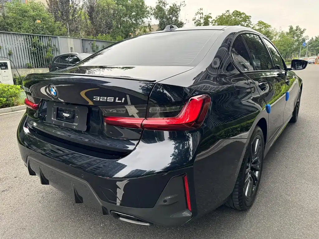 BMW 3 Series 2023