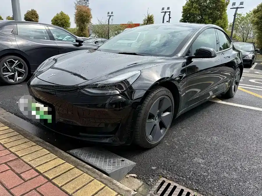 Tesla Model 3 2023
