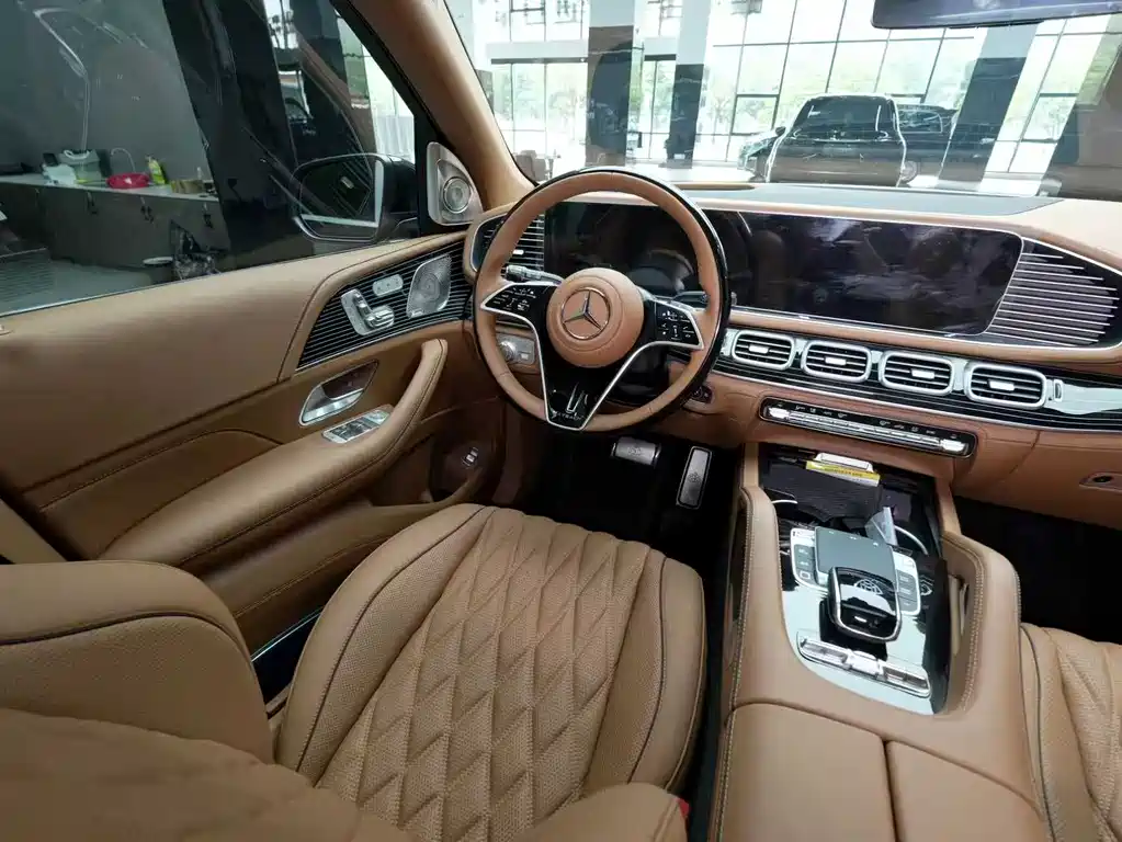 Mercedes-Benz GLS — фото 17