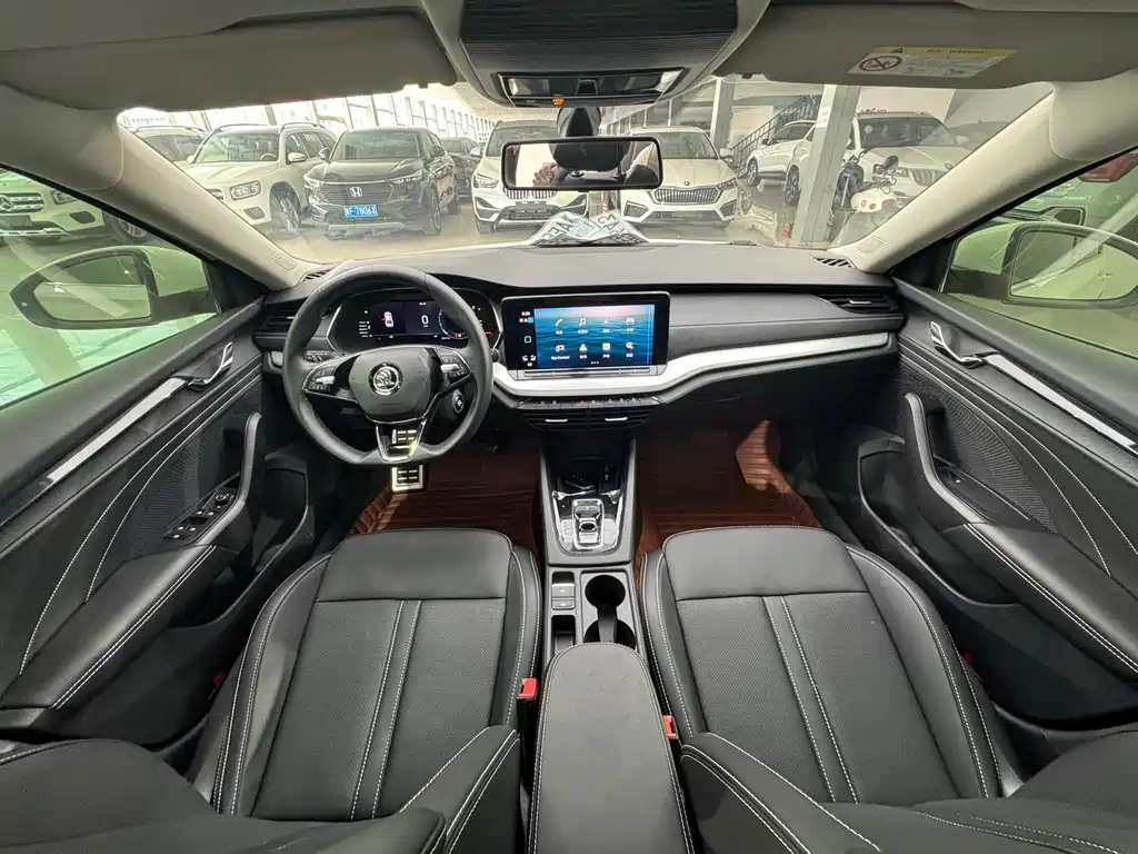 Skoda Octavia 2022 — фото 10