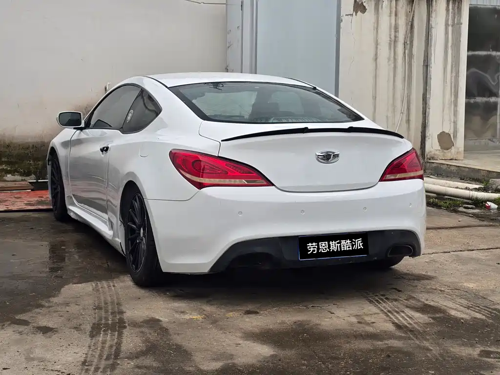 Hyundai Genesis Coupe 2011 — фото 15