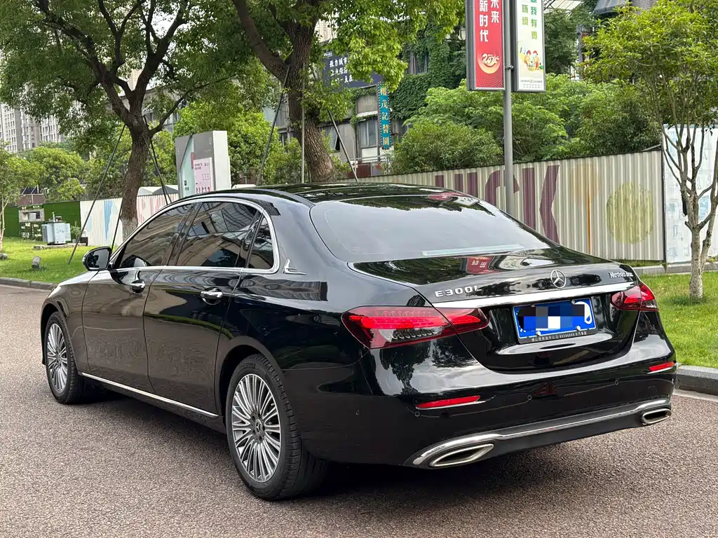 Mercedes-Benz E-Class 2021 — фото 14