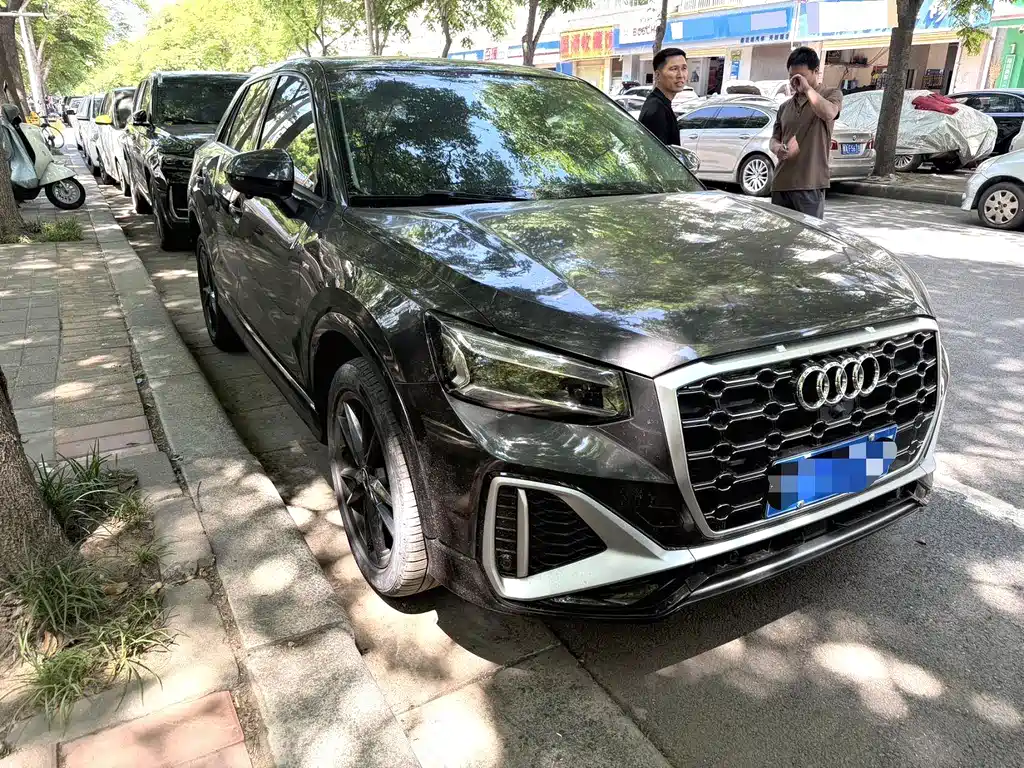 Audi Q2L 2023