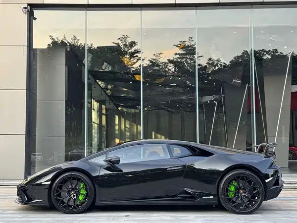 Lamborghini Huracan 2022
