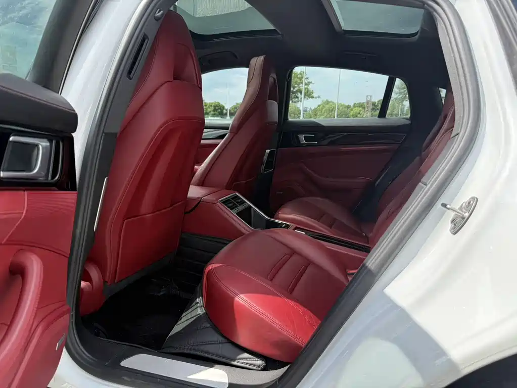 Porsche Panamera 2018 — фото 12