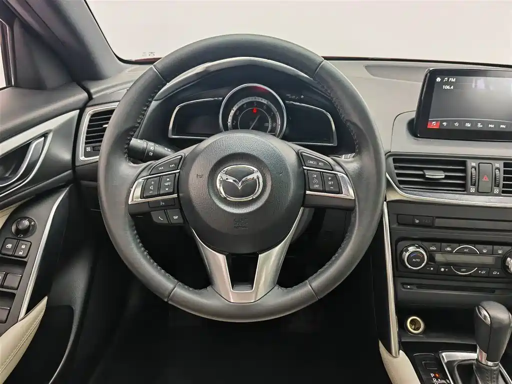 Mazda CX-4 2016 — фото 11