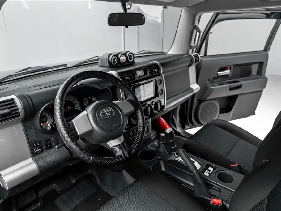 Toyota FJ Cruiser 2020 — фото 14