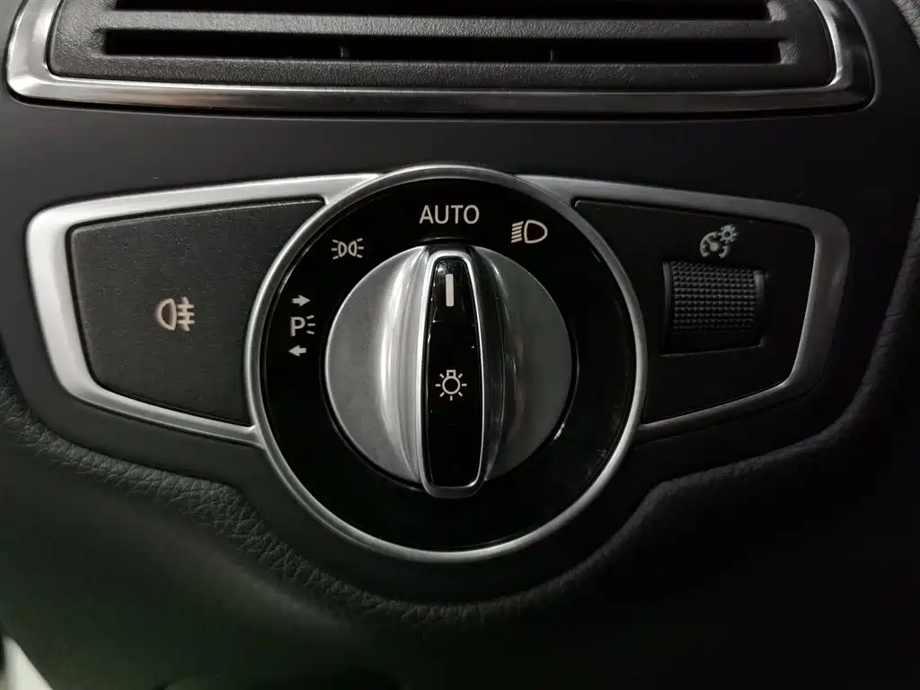 Mercedes-Benz C-Class 2016 — фото 21