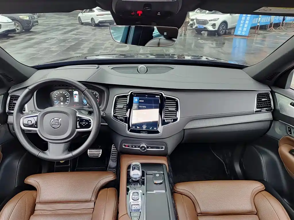 Volvo XC90 2021 — фото 10