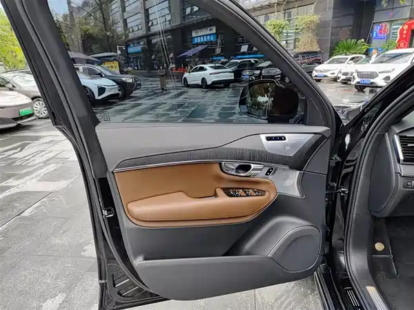 Volvo XC90 2021