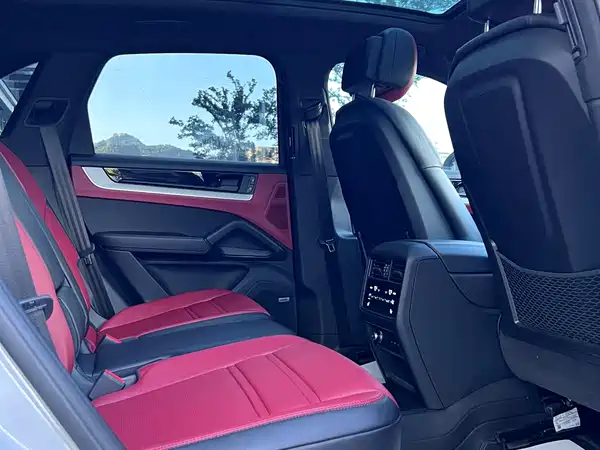 Porsche Cayenne 2024