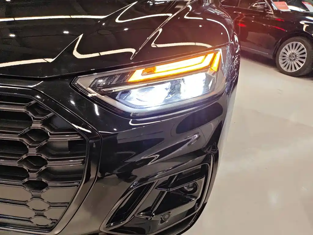 Audi Q5L 2023 — фото 18
