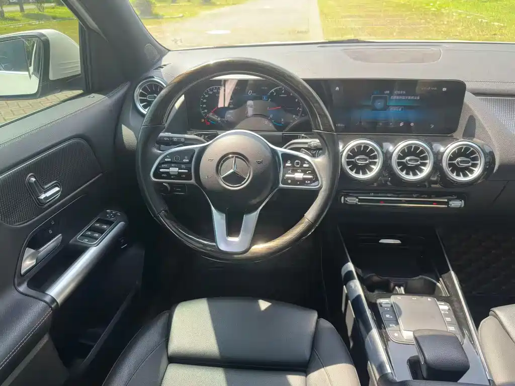 Mercedes-Benz GLA 2021
