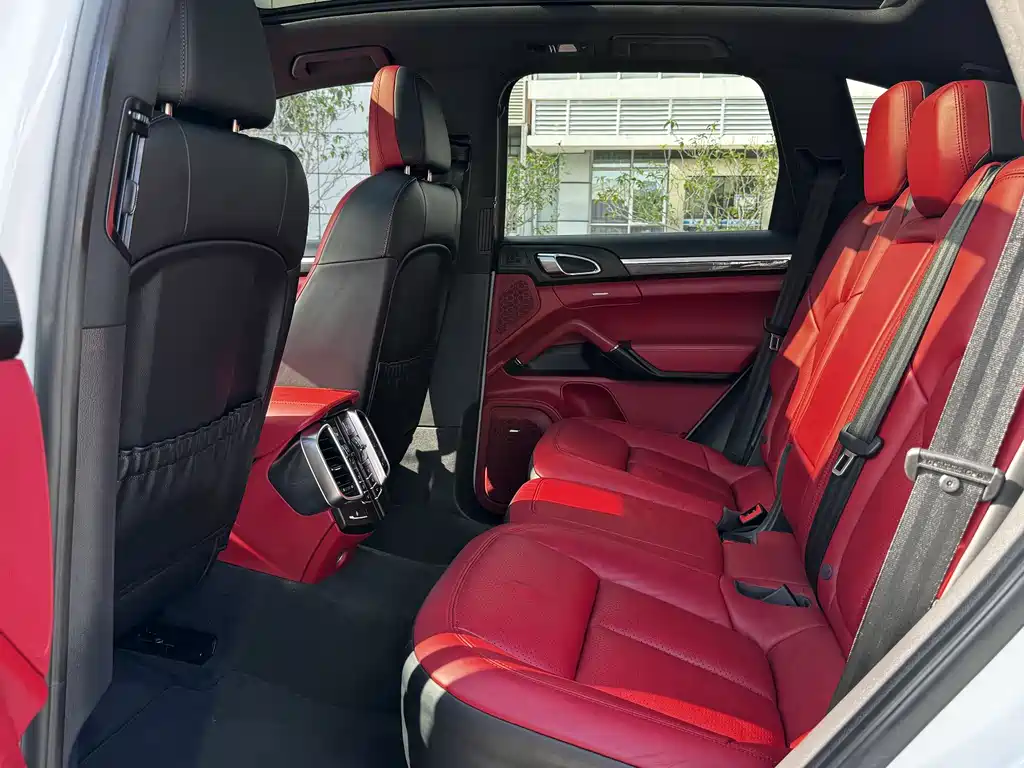 Porsche Cayenne 2016 — фото 16
