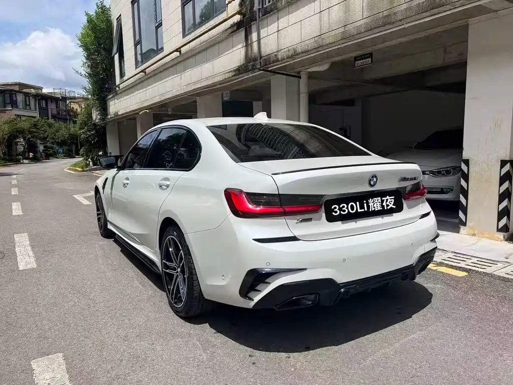 BMW 3 Series 2021