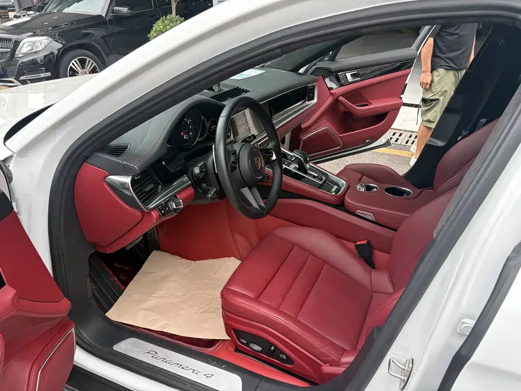 Porsche Panamera 2023