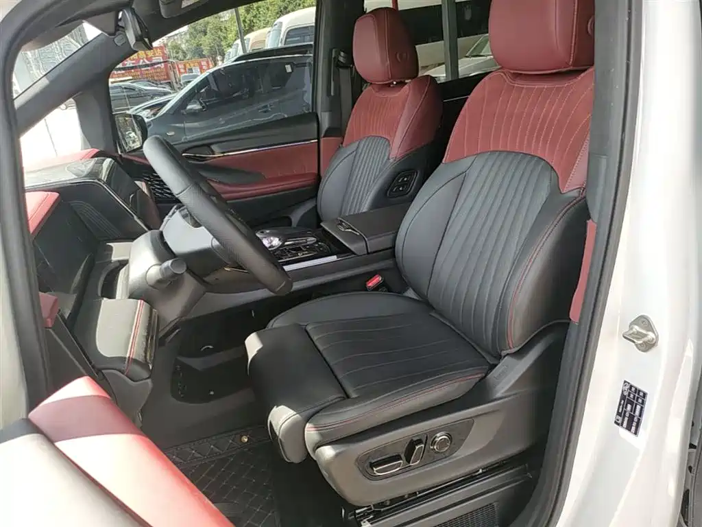 GAC Motor Trumpchi M8 2025 — фото 15