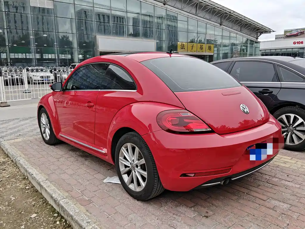 Volkswagen Beetle 2017 — фото 10