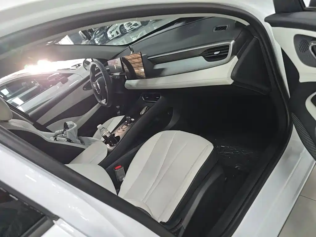 BYD Seal 05 DM-i 2025 — фото 25