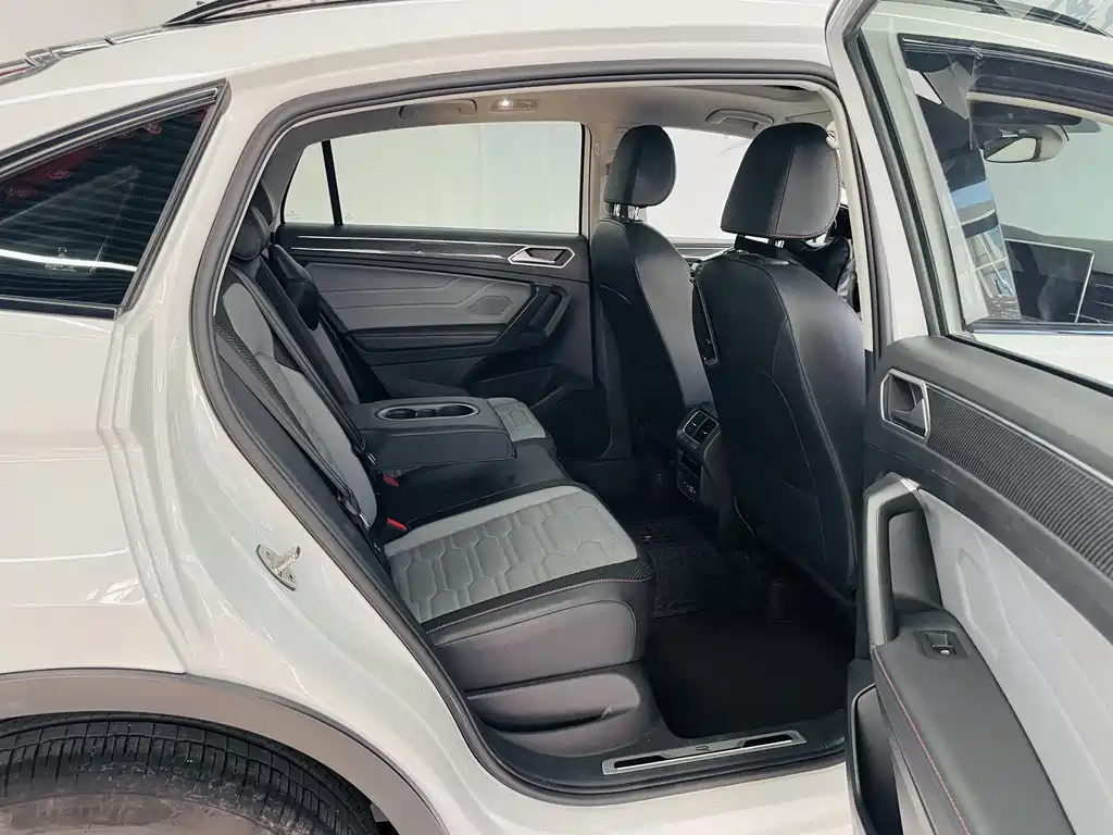 Volkswagen Tiguan X 2024 — фото 12