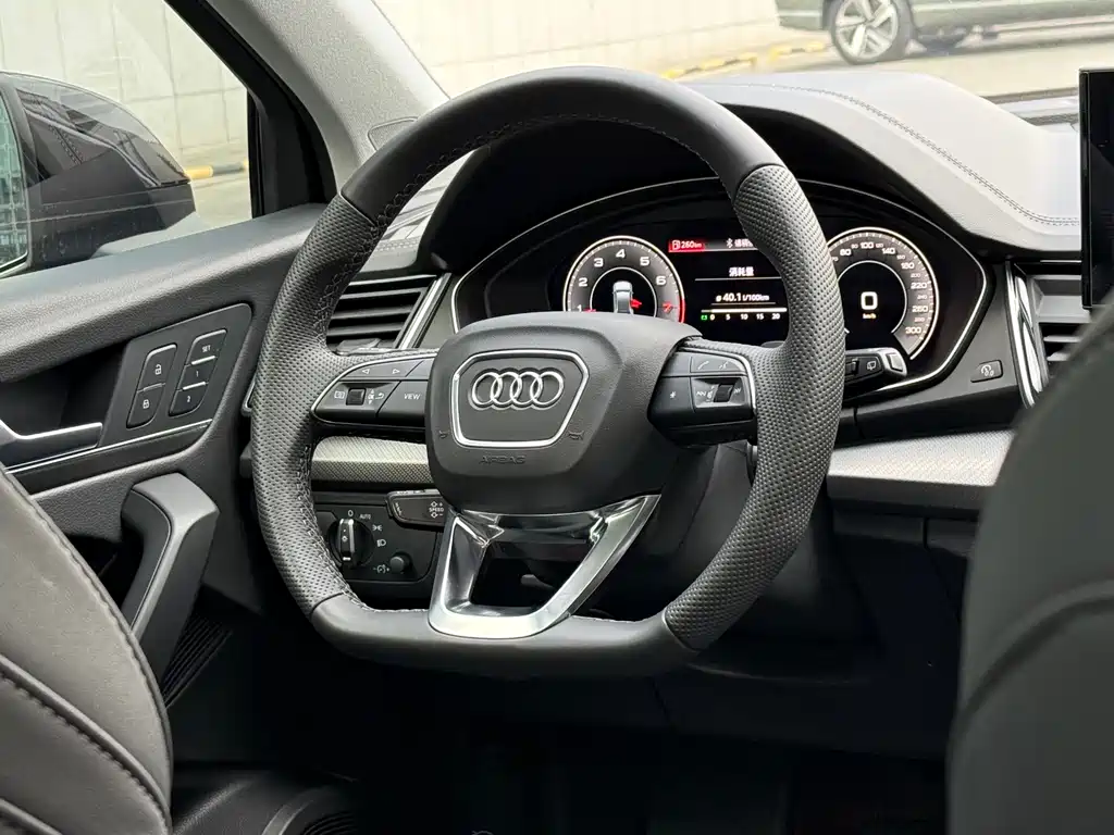 Audi Q5L 2022 — фото 15