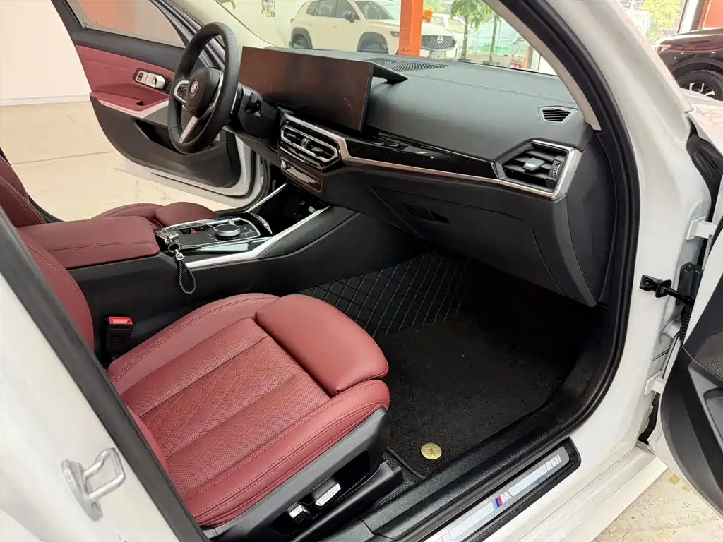 BMW 3 Series 2023 — фото 10
