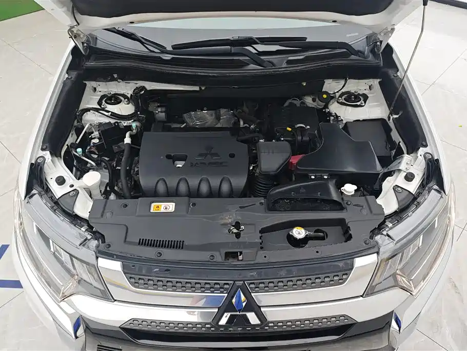 Mitsubishi Outlander 2020 — фото 10
