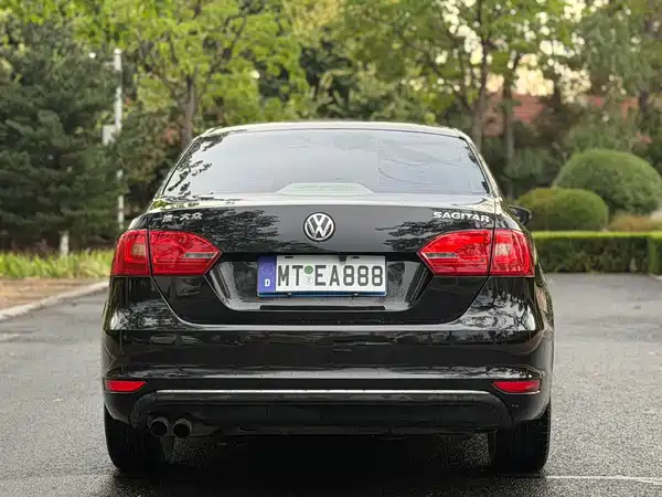 Volkswagen Sagitar 2013