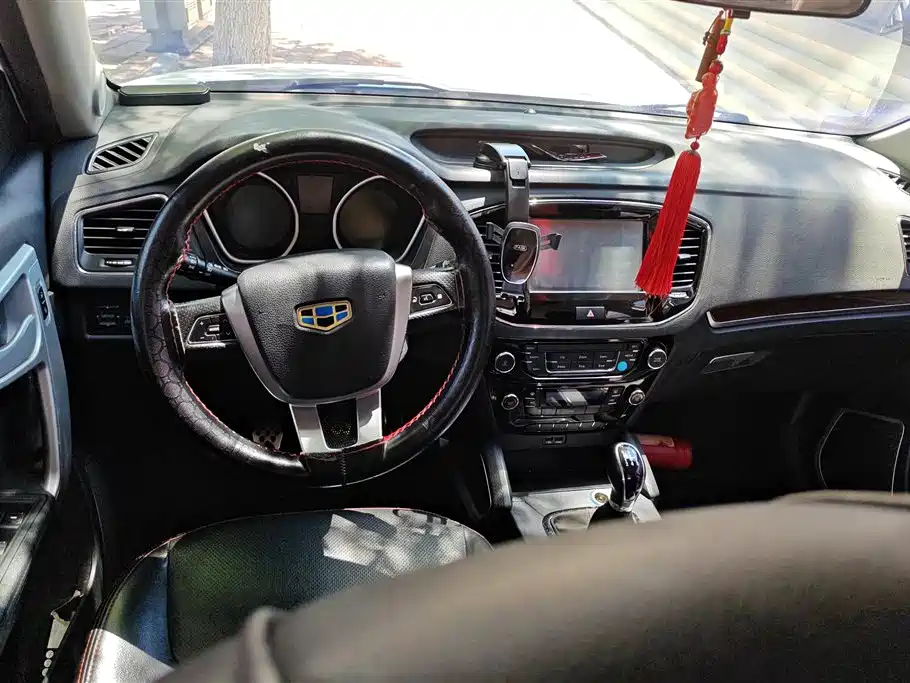 Geely GX7 2015 — фото 12