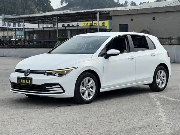 Volkswagen Golf 2021