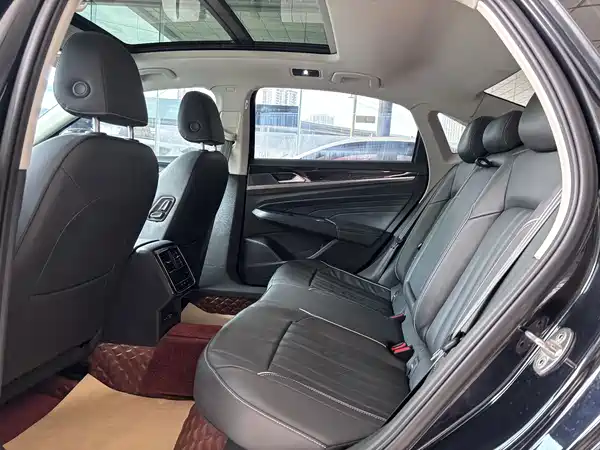 Volkswagen Passat 2023