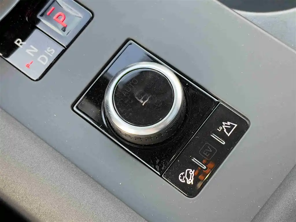 Land Rover Discovery 2023 — фото 14