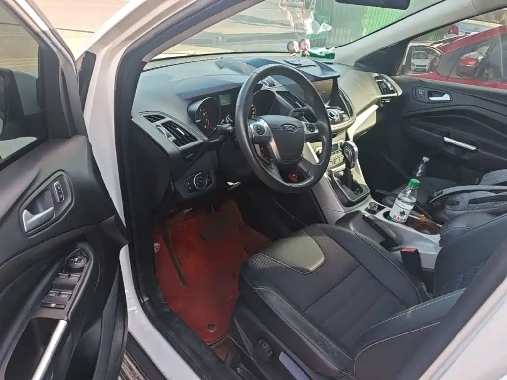 Ford Kuga 2015 — фото 16