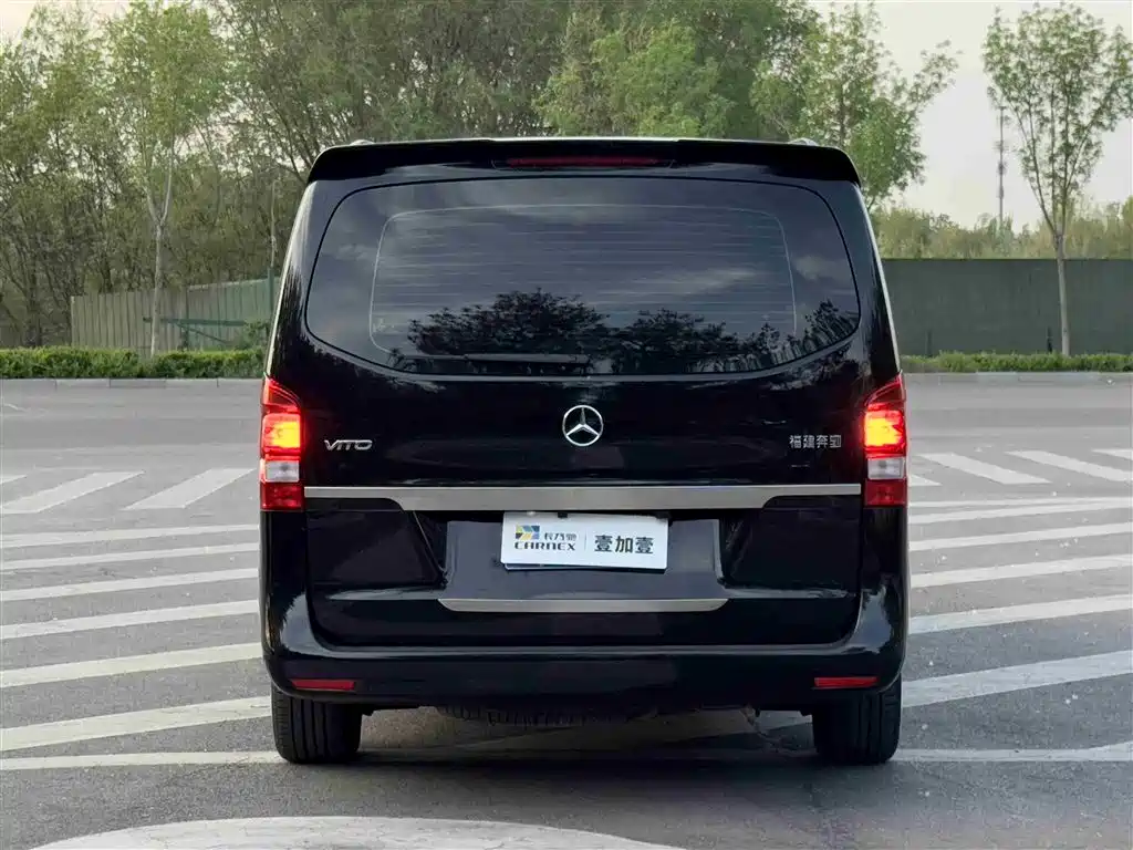 Mercedes-Benz Vito 2022 — фото 18
