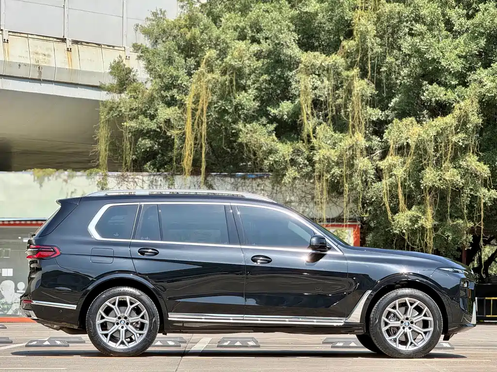 BMW X7 2023 — фото 23