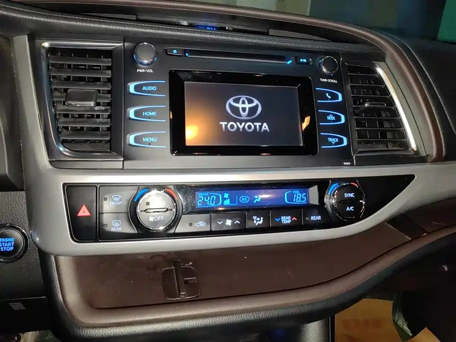 Toyota Highlander 2018 — фото 13