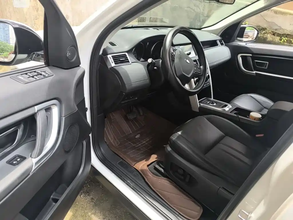 Land Rover Discovery Sport 2017 — фото 16