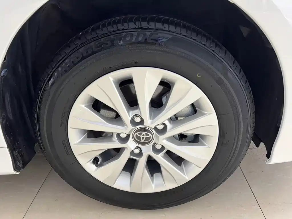 Toyota Corolla 2023 — фото 20