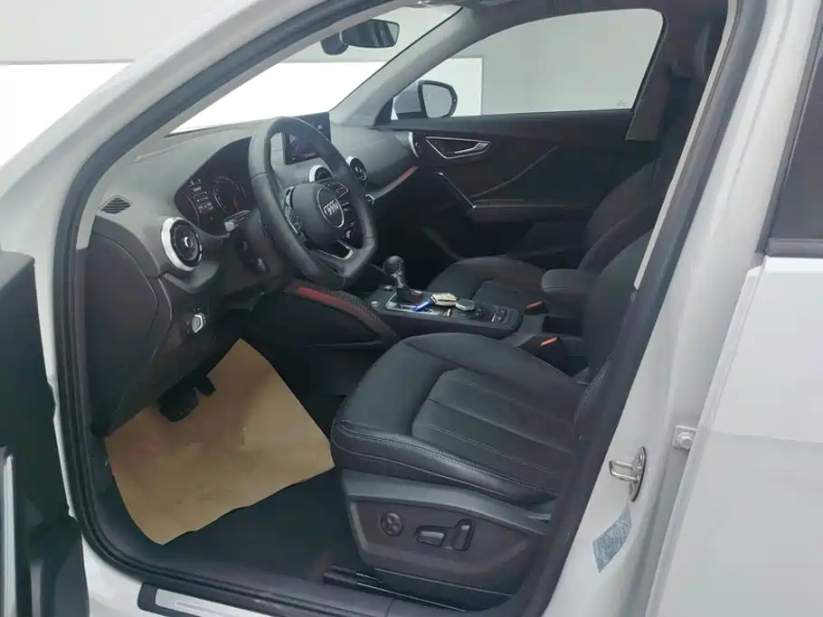 Audi Q2L 2024 — фото 9