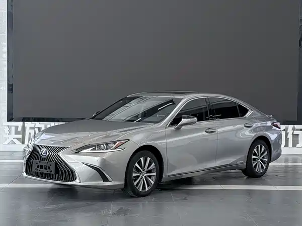 Lexus ES 2021