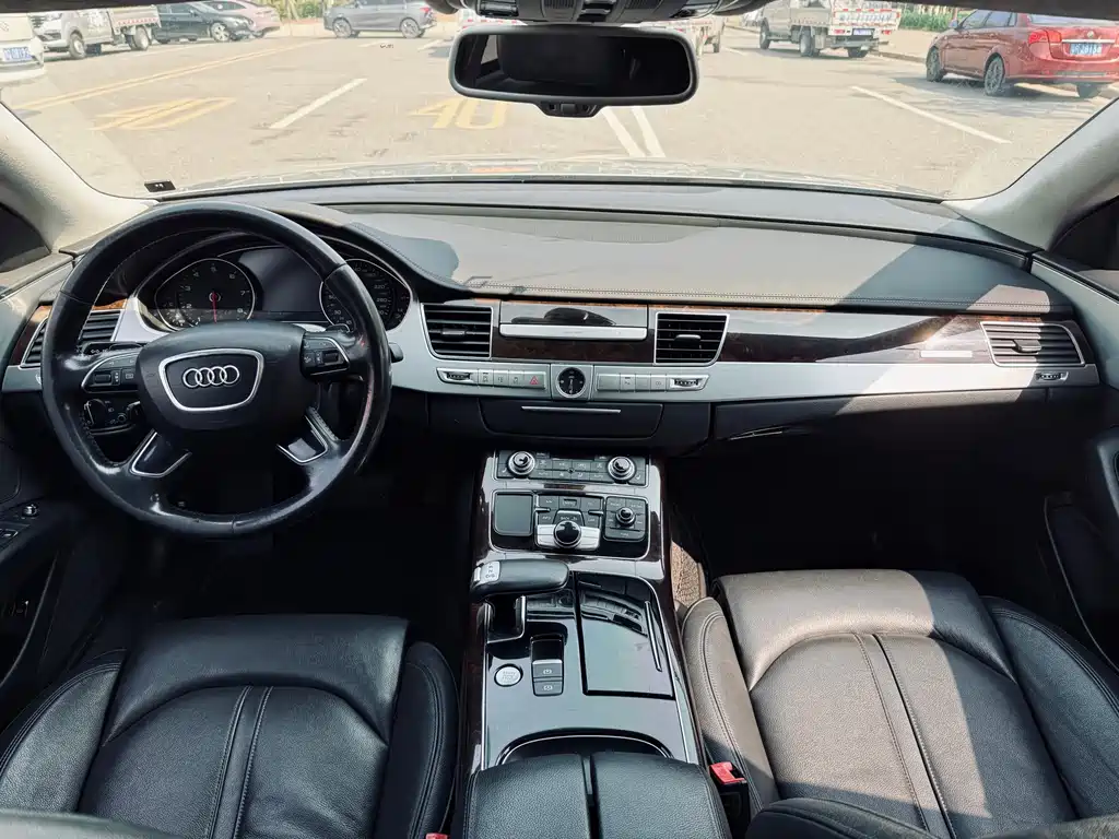 Audi A8 2015 — фото 27