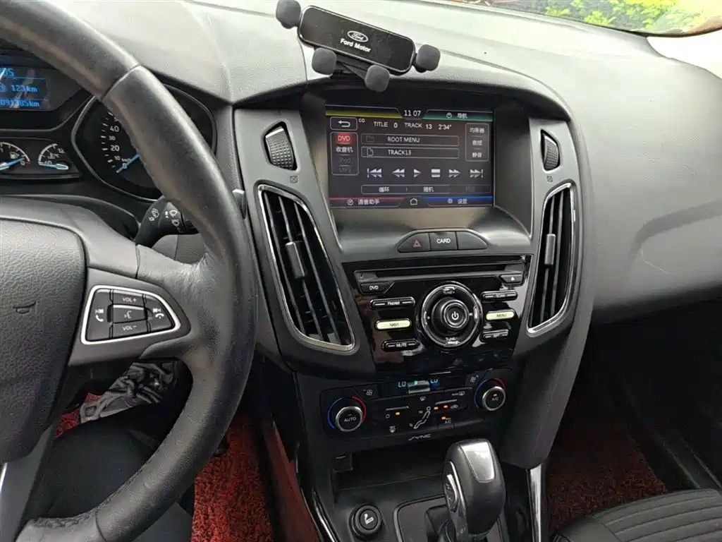 Ford Focus 2015 — фото 13