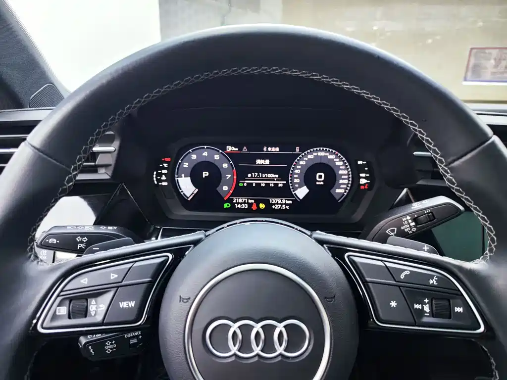 Audi A3 2023 — фото 10